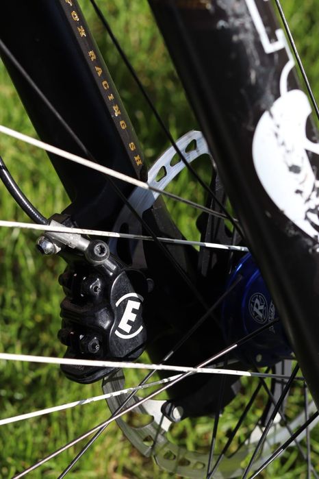 Vând  bicicleta UMF Freddy 2 full suspension