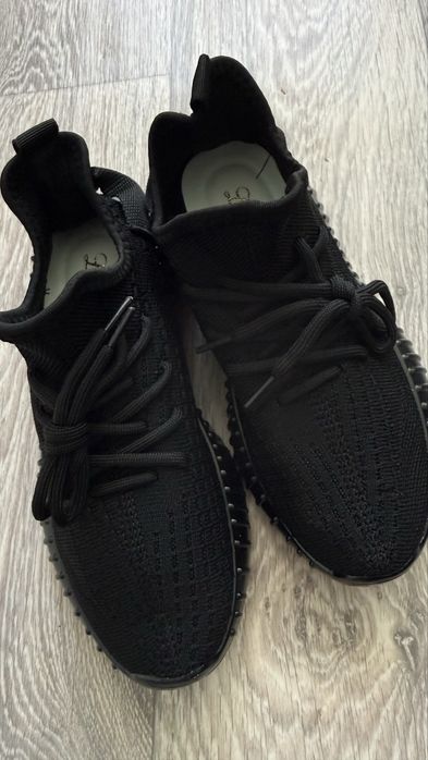 Кроссовки новые р.36-40