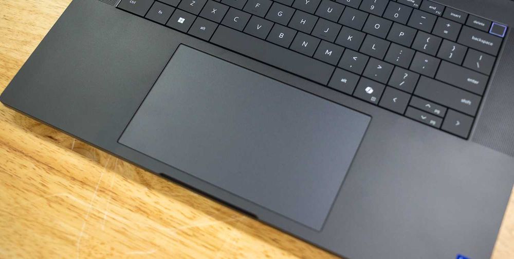 Laptop Dell Pro Max 16 Premium Core 9 285H 32GB Ram Nvidia RTX Pro 2000 8GB 1TB SSD  2Ani Firma AlienStore