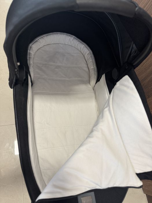 Кош за новородено Cybex Priam 4/ e-Priam Lux