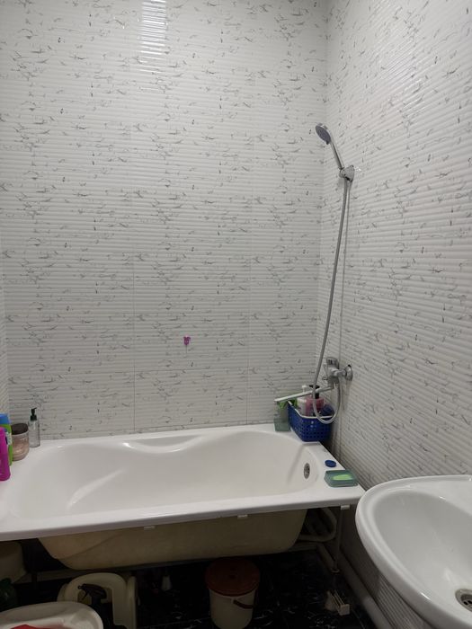 Srochno sotiladi Sergeli Yangi Darxonda 2 xona 66 kvadrat