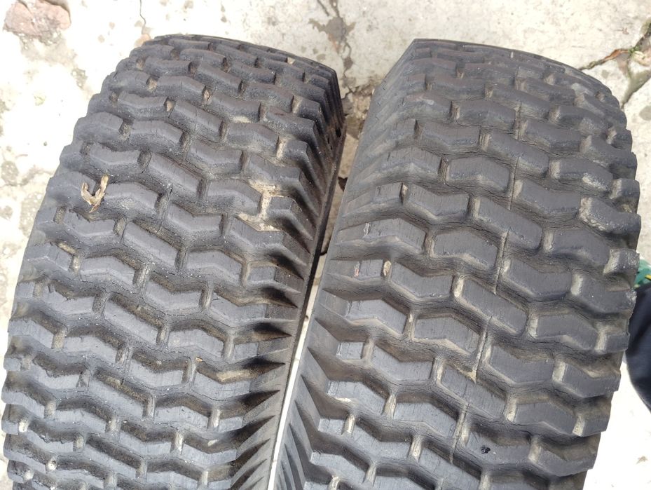 Cauciucuri tractoraș gazon