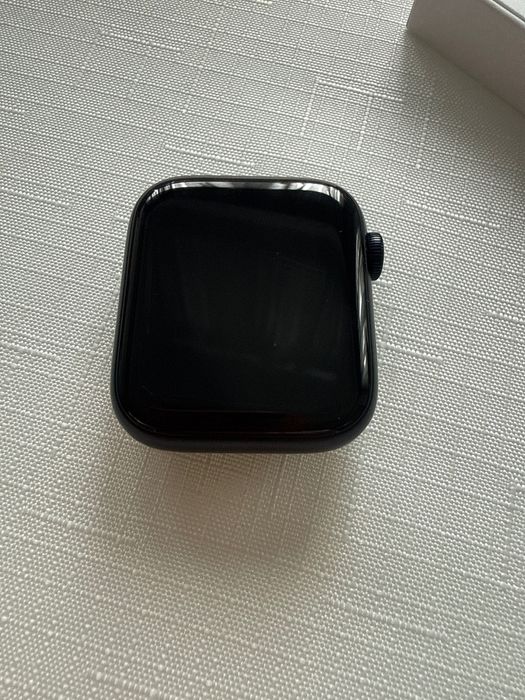 APPLE watch SE 44mm CEL