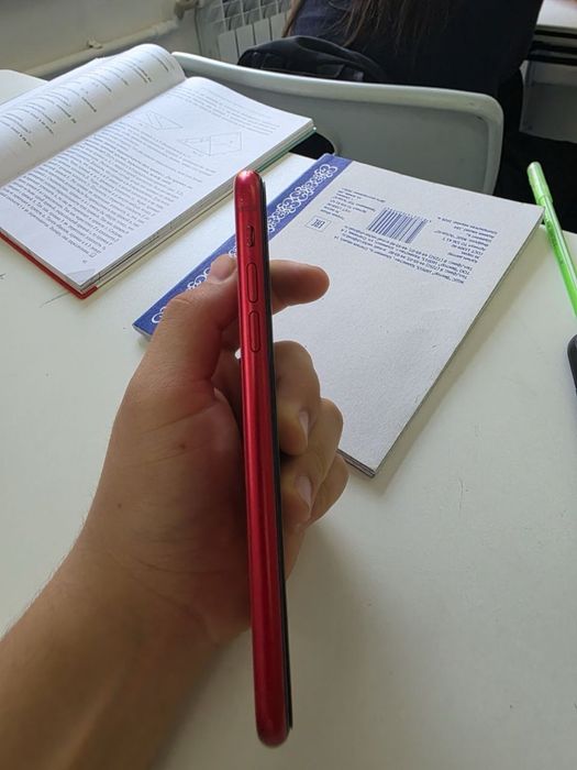 iPhone 11  в отличном состоянии все родное,