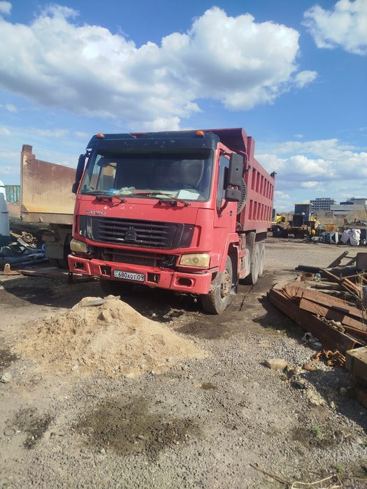 Продаю два самосвала