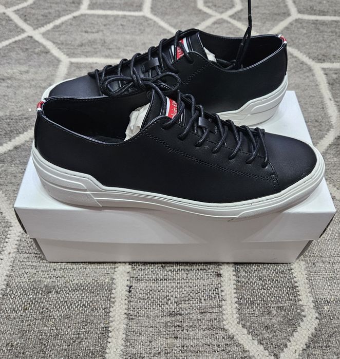 Adidasi tenesi calvin klein