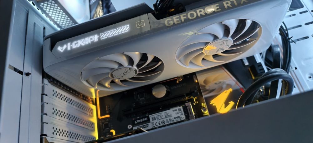 Продаю rtx 4060 Icraft OC Maxsun 8gb