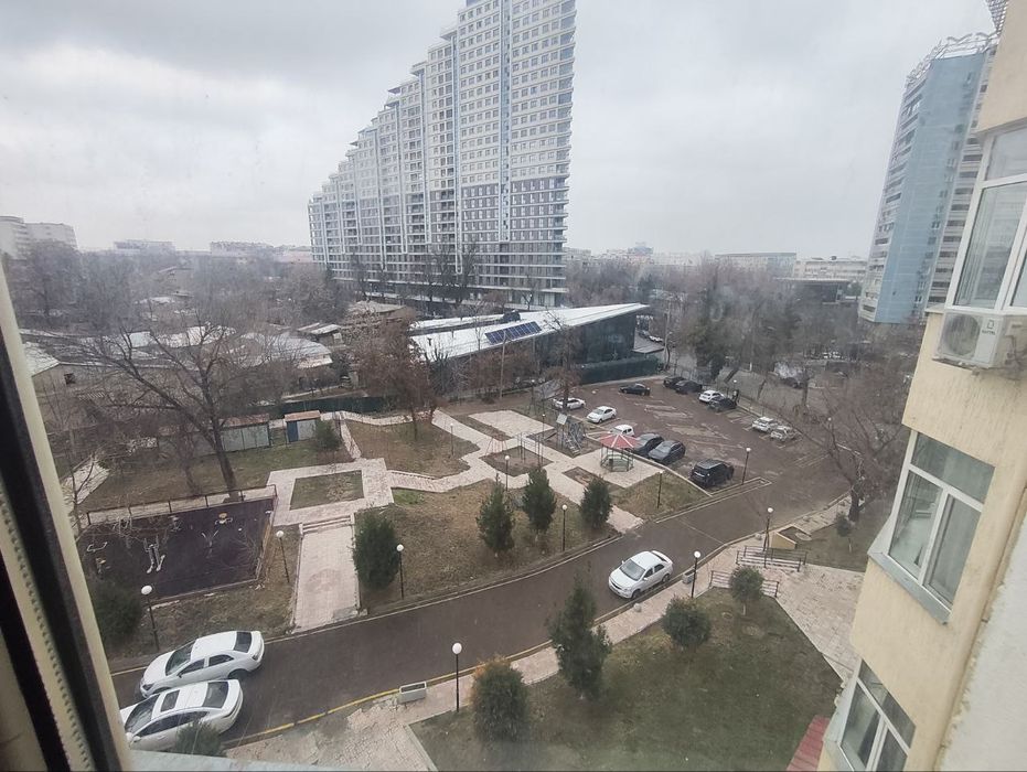 Дархон, Хамид олимжон метро, акай ситй ёнида. 41 м2 Уй сотмлади