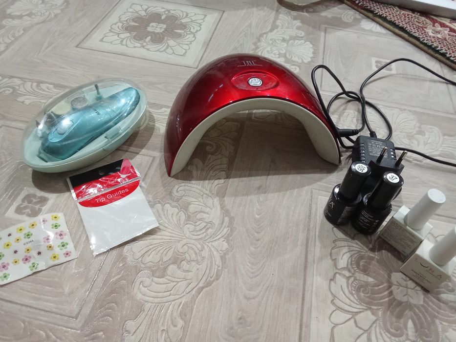 Продам лампу для ногтей.