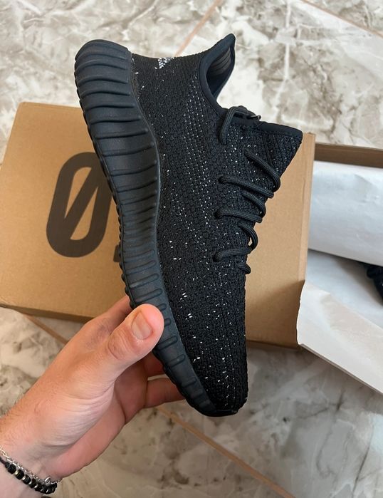 Adidași Yezzy 42