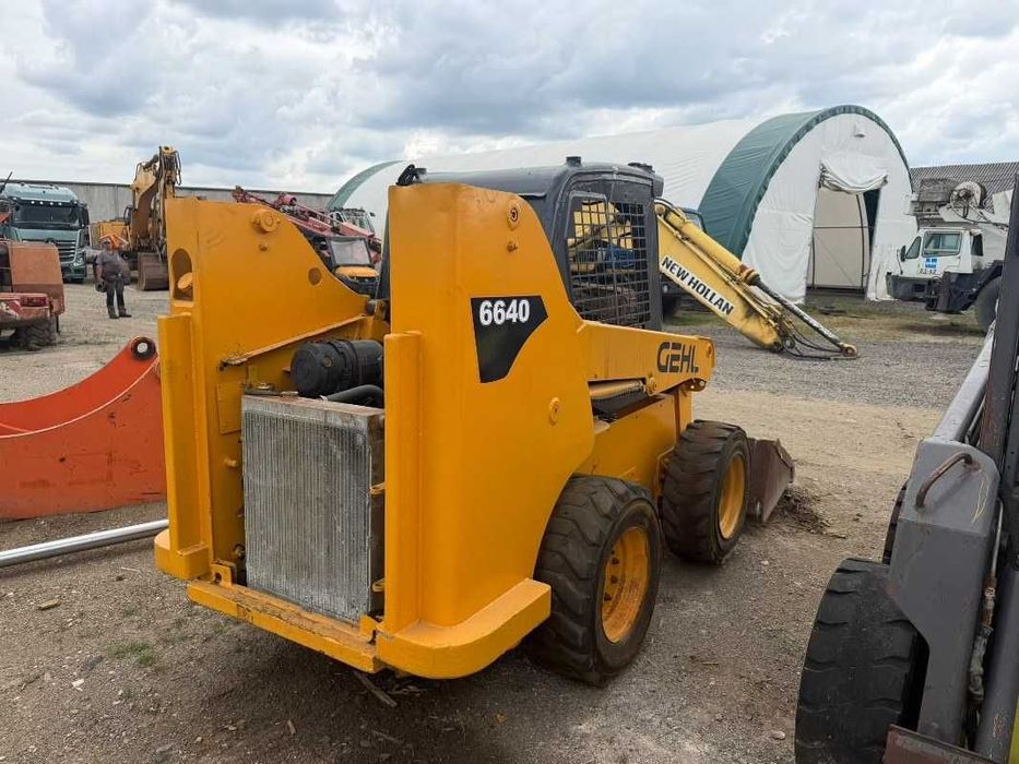 Hidromotor miniincarcator frontal Gehl 6640