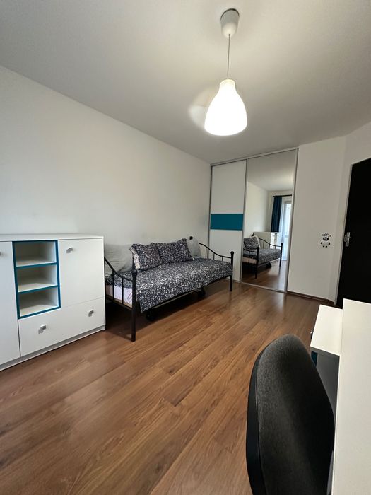 Dau în chirie apartament 3 camere