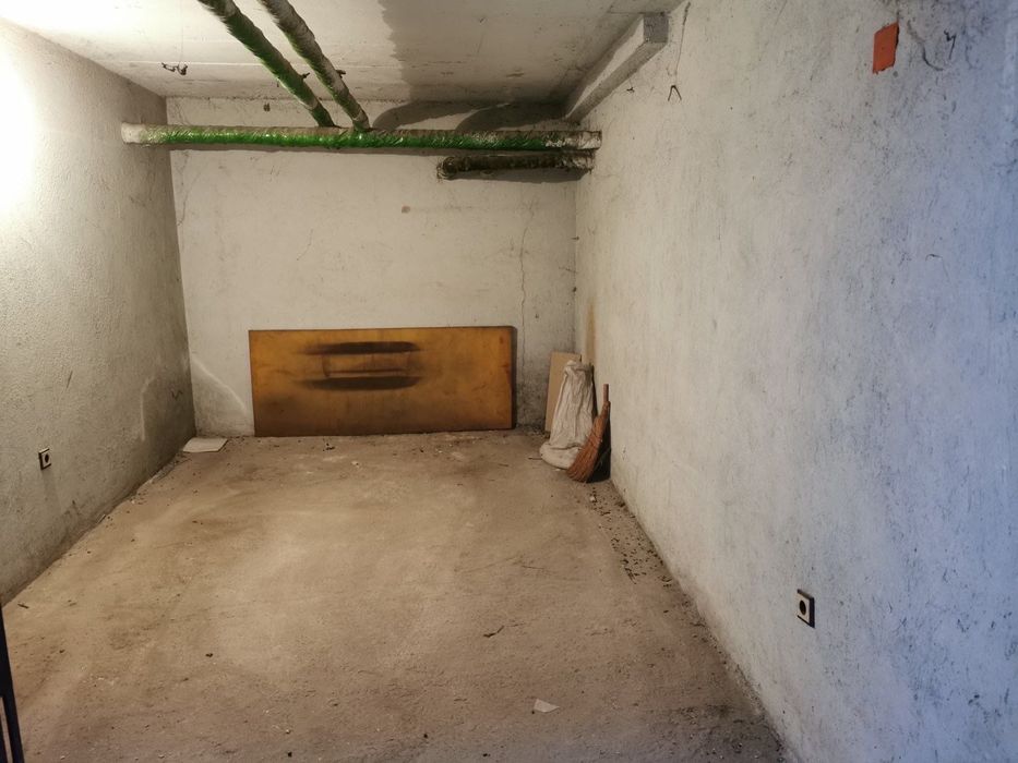 Дава се под наем Гараж / Паркомясто в София, Банишора - 15 кв.м за 127.5 € - Снимка #2