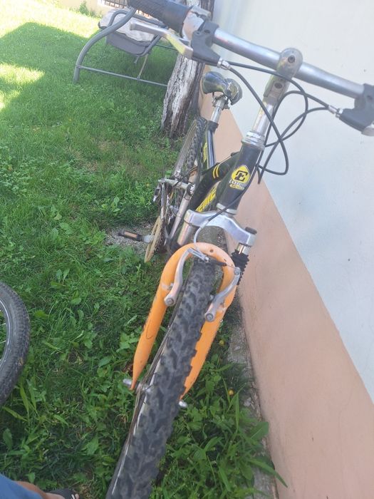 Bicicleta extreme suspensi fata spate lipsa o pedala în rest totul bine