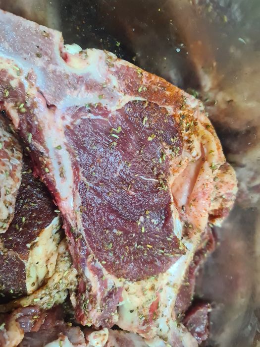 Стейки из говядины маринованные