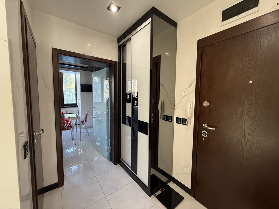 Дава се под наем Тристаен апартамент в Плевен, Идеален център - 100 кв.м за 800 € - Снимка #5