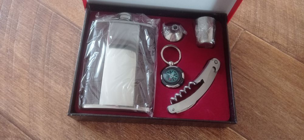 Подарочный набор. Фляжка . 2 шт