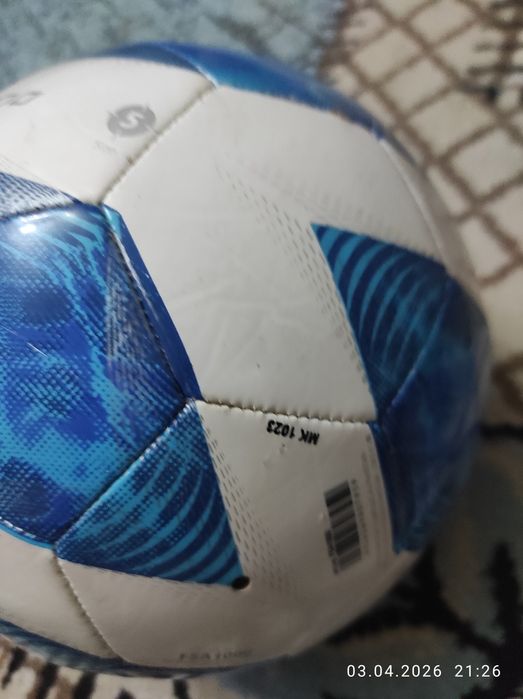 Футбольный мяч . 5 размер.