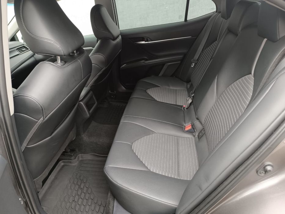 Машина Тойота Камри 75