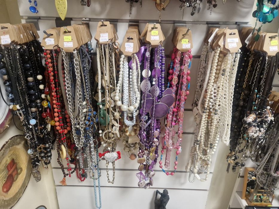 Естествени перли и други бижута