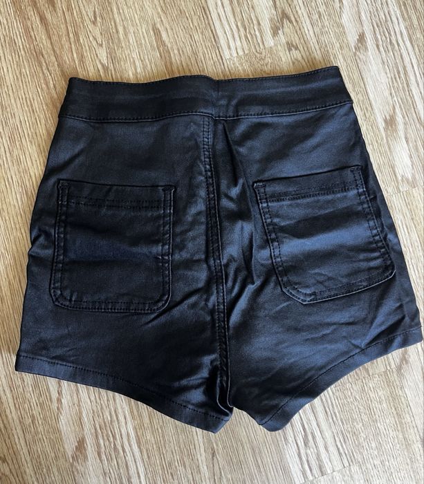 Къса пола без никакви забележки!