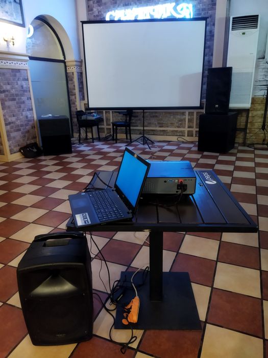 Аренда звук. Проектор. Колонок. Микрофонов.