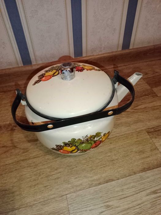 Продам чайник на 3 л