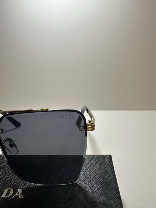 Слънчеви очила Prada