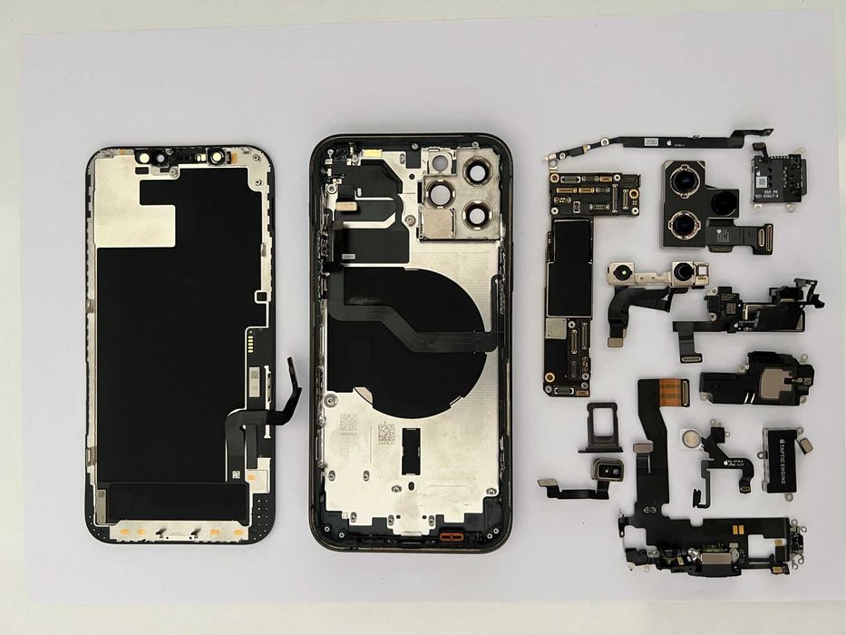 iPhone 12 Pro на части