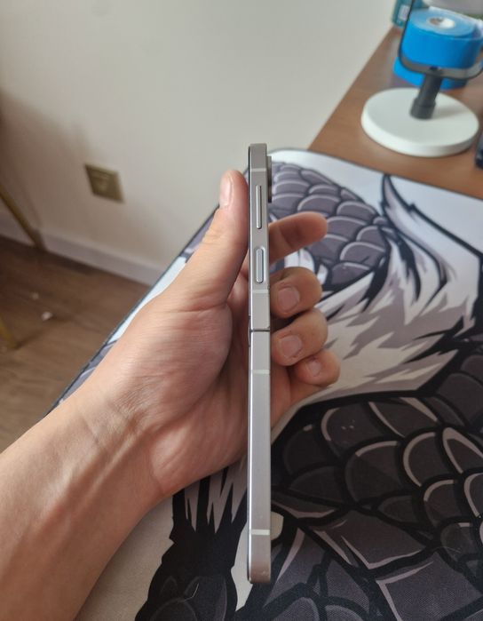 Samsung flip 6 12/256
