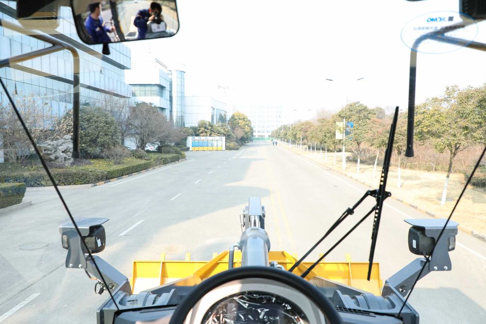 Фронтальный погрузчик XC956 3,2 куба