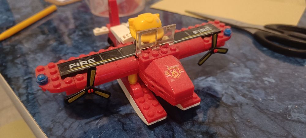 Avion lego pt bebeluși