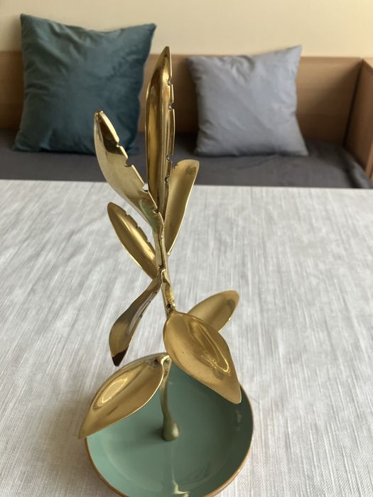 Продаваме аксесоар органайзер за бижута