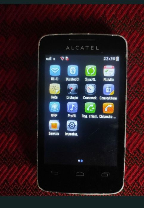 Telefon  cu touchscreen și cameră foto/video, bună stare de funcționare.