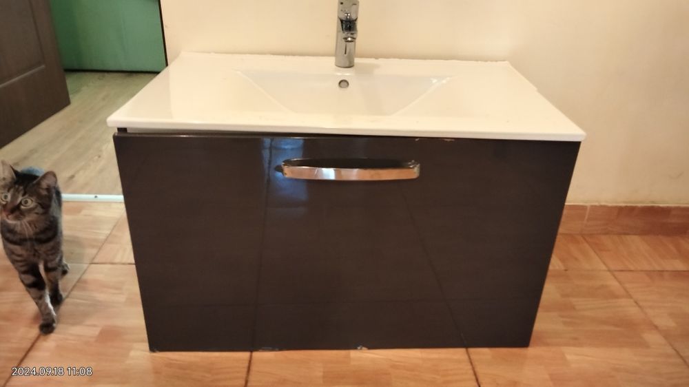 Chiuveta (lavoar) masca și dulapior puțin folosite in stare buna