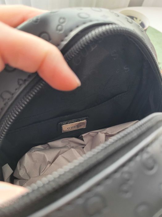 Чанта раничка "Guess"