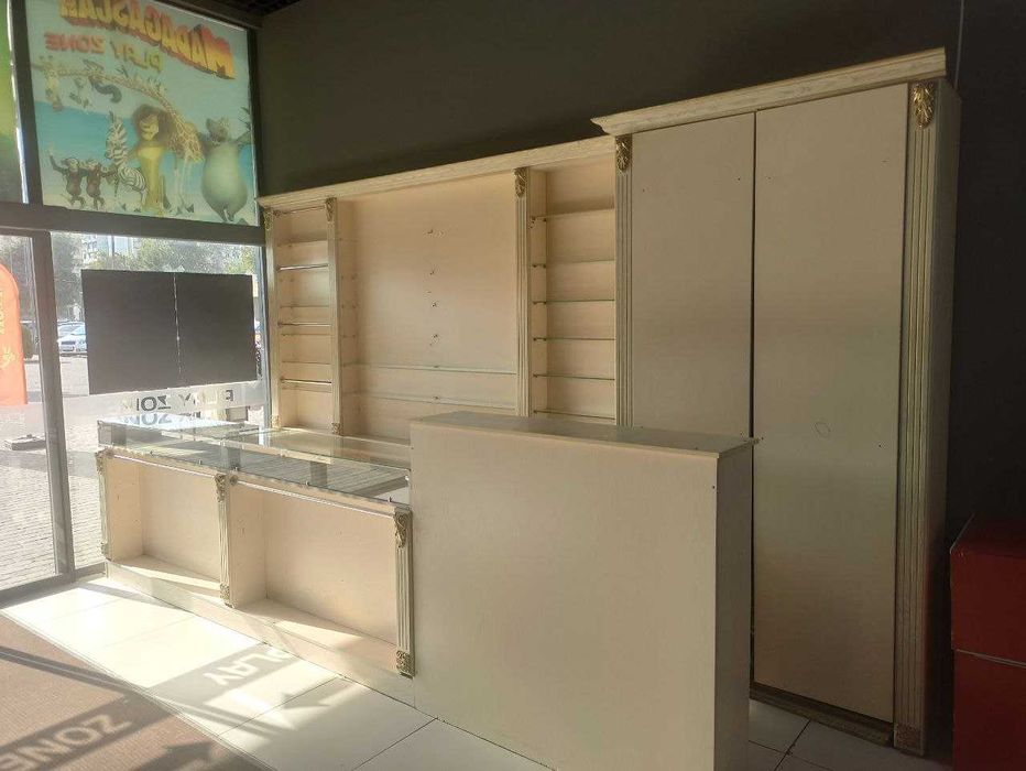 Мебель для сотовых аксессуаров