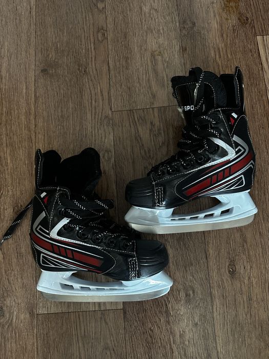 Продаются в отличном состоянии коньки . Практические новые.