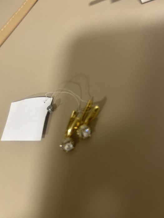 Срочно продам золотые серьги