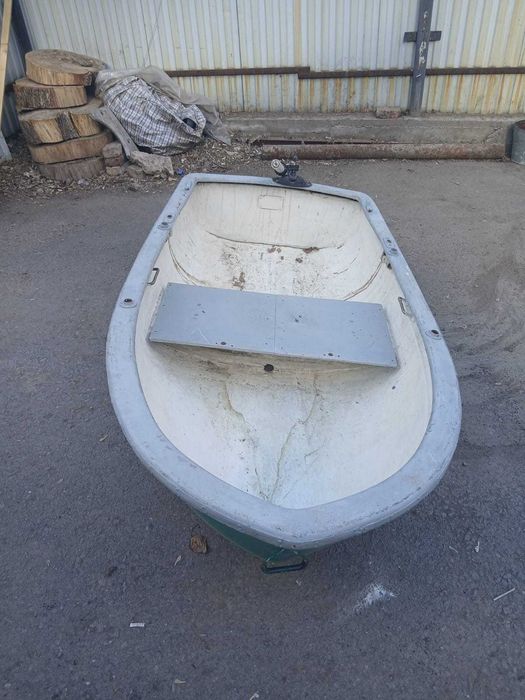 лодка пластиковая