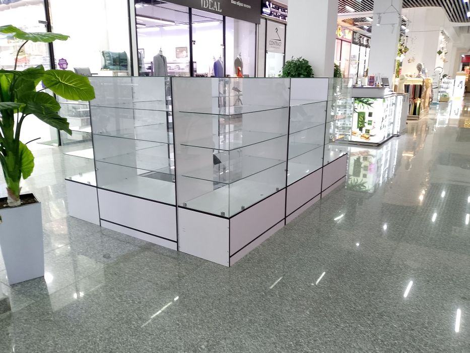 Polka vitrina stelaj mebel