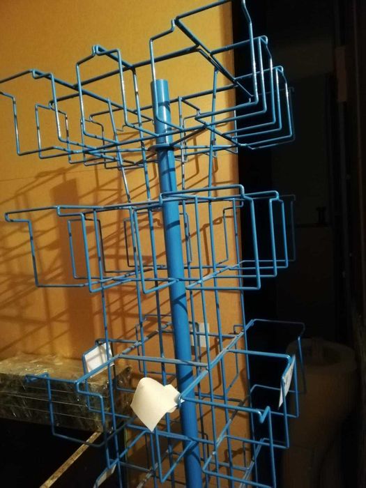 Mobilier magazin,sistem antifurt,standuri busturi,umerașe