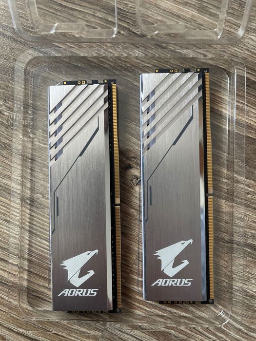 Рам памет ddr4 2x8 (16GB) gigabyte/aorus 3200mhz