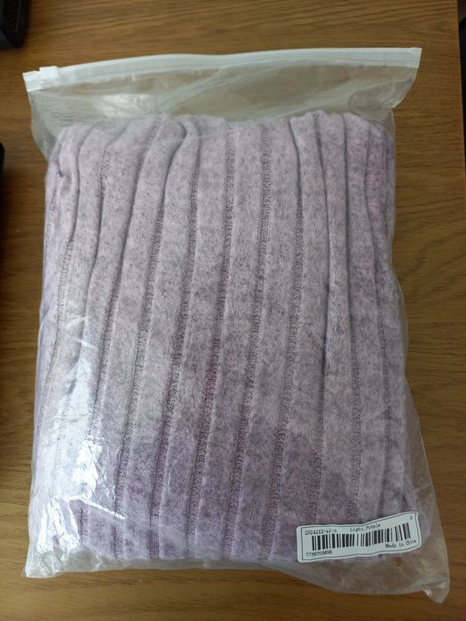 Дамски комплекти от две части.