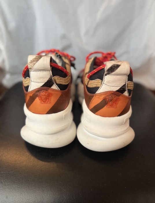 Versace chain reaction