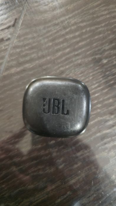 JBL безжични слушалки