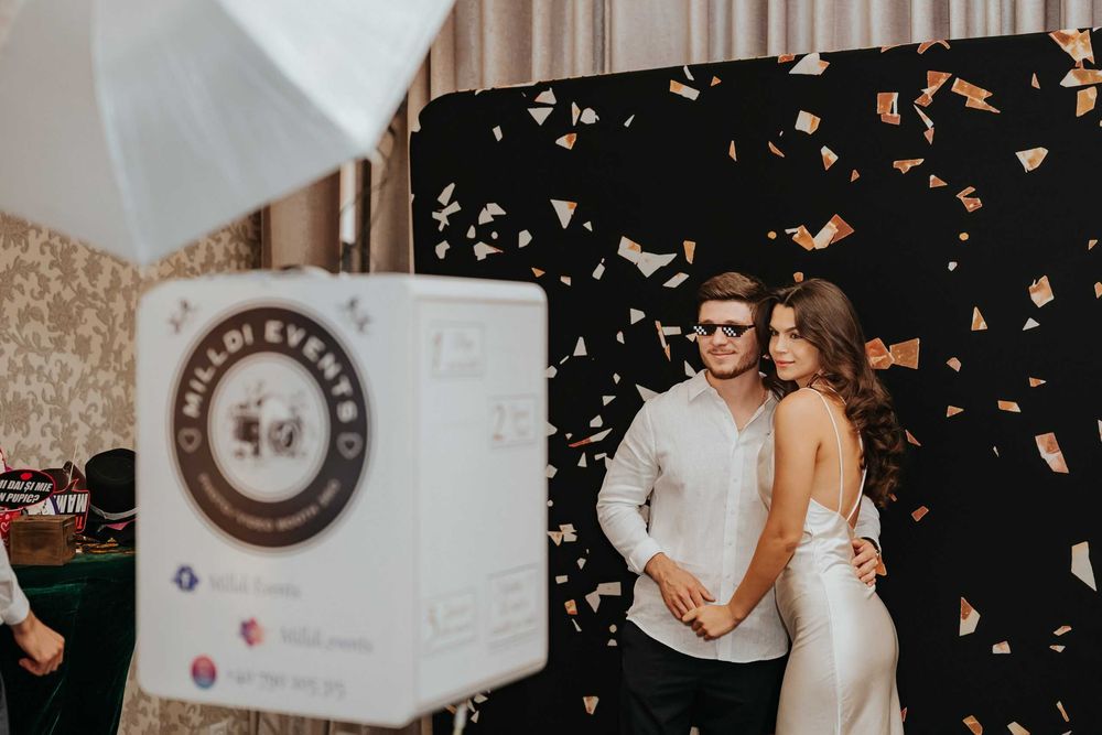 Cabina FOTO/VIDEOBOOTH 360/DECOR BALOANE PENTRU EVENIMENTE