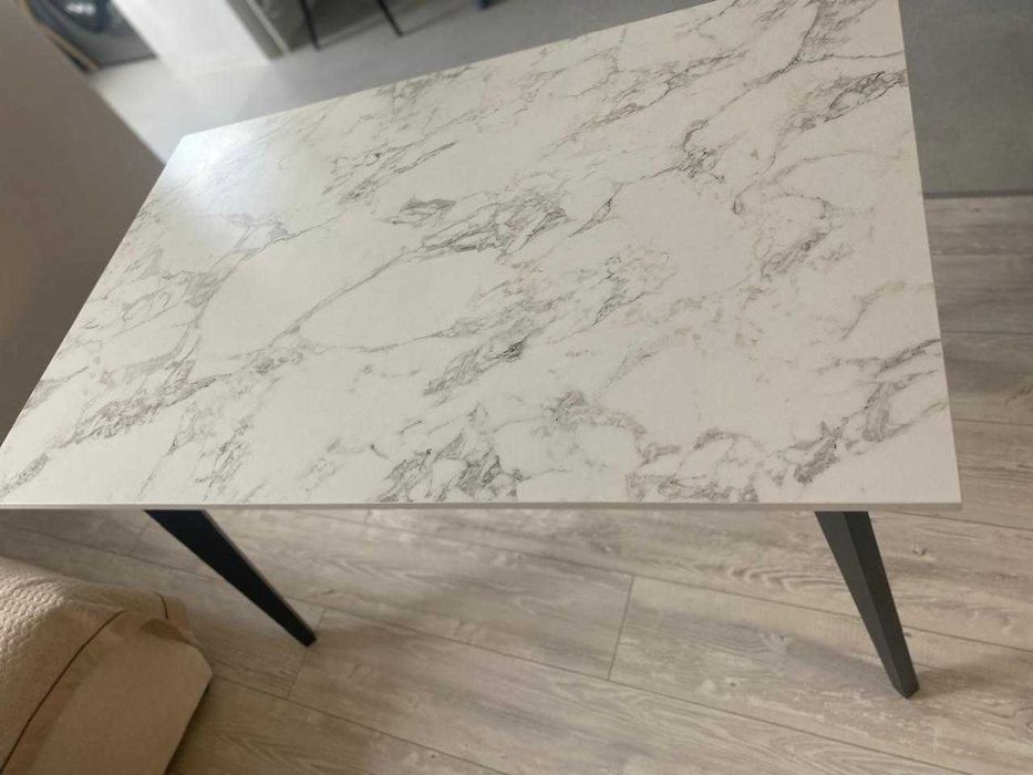 Стол кухонный в отличном состоянии