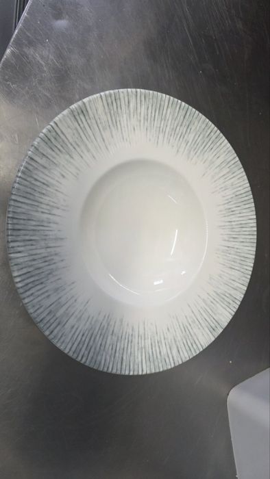 Порцеланова чиния