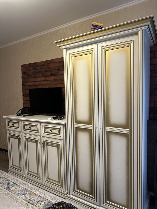 Шкаф с комодом срочно